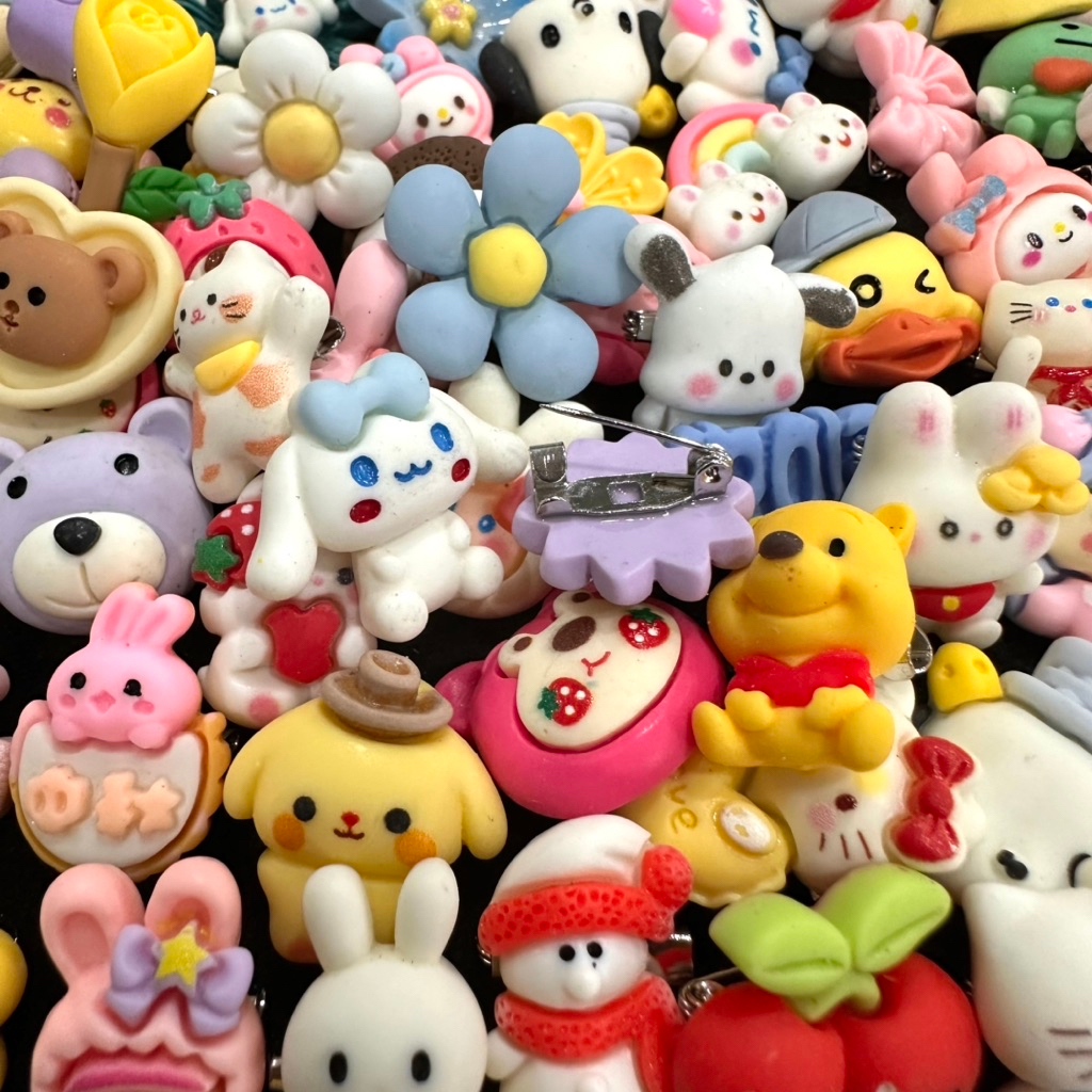 ELEGANT BROOCH 1pc Random Design 3D Cute Cartoon Brooch Resin Fashion ...