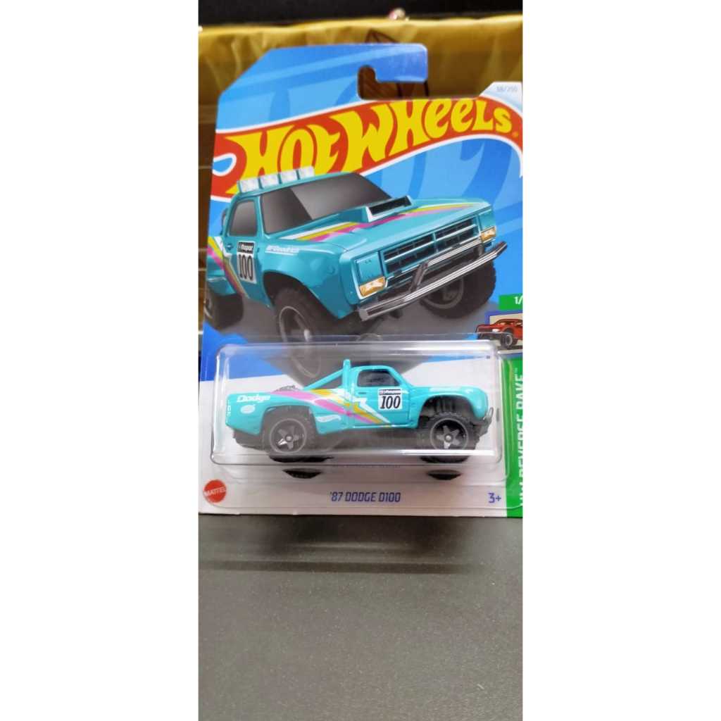 Hot Wheels '87 Dodge D100 Viola – Modello Reverse Rake 1/64 – Auto Die-Cast Da Collezione (38/250)