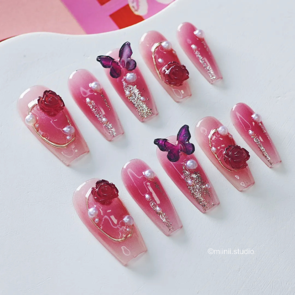 🎀Miinii🎀 Handmade Press-on Nails 手工穿戴甲 Red Rose Flutter Dream 红玫瑰蝶梦 ...