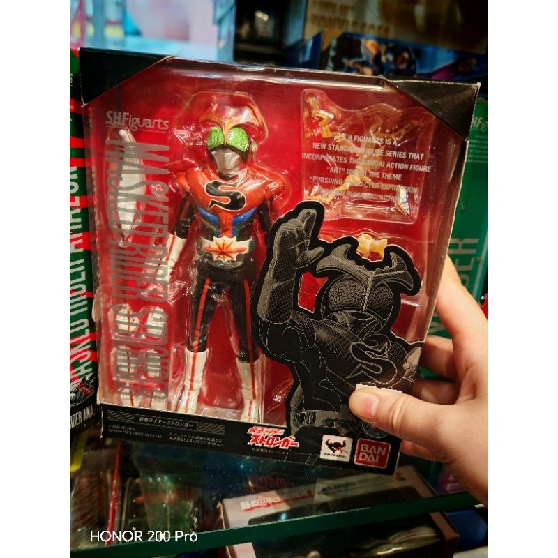 BANDAI S.H.Figuarts Masked Rider Stronger & Kabutolaw Showa Kamen Rider ...
