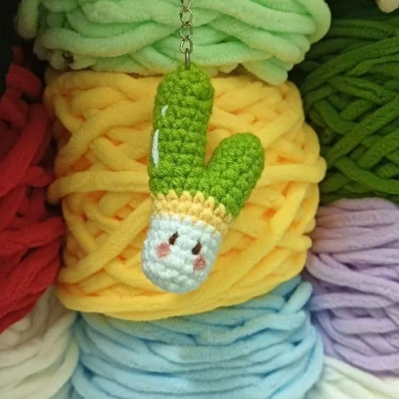 GREEN ONION CROCHET KEYCHAIN [READYSTOCK] | Shopee Malaysia