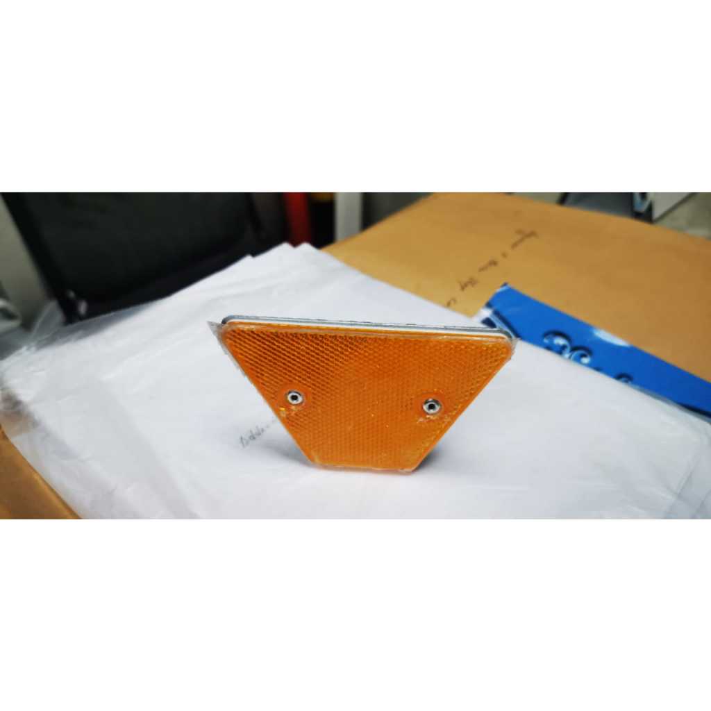 Butterfly guardrail delineator reflector | Shopee Malaysia