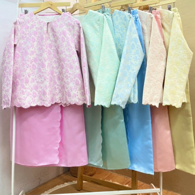 NILAM KURUNG KEDAH SONGKET STYLE SCALLOP SET TEMA SAGE GREEN BAJU RAYA ...