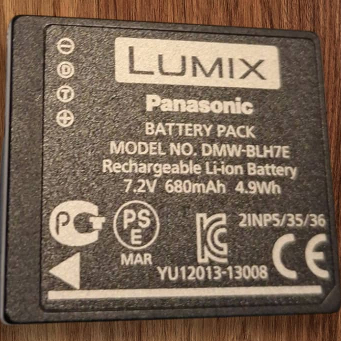 Original Panasonic Akku BLH-7 für Lumix GM1 GM5 GF7 GX800 Neuware BLH7