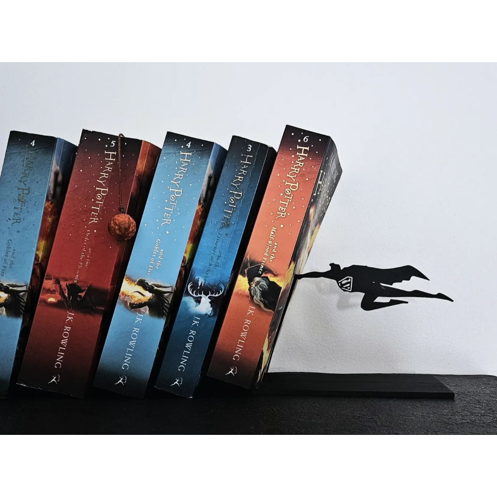 [3D PRINTED]  🦸‍♂️ Superman Tilted Bookend | 3D Printed Hero Display | 3DExpress.my