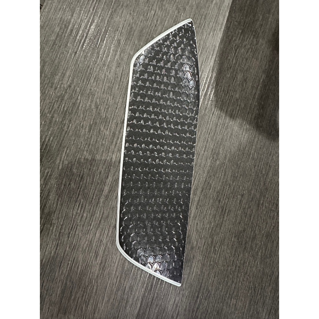 BDL-F8393-00 STICKER LEG SHIELD NVX V2 / ORIGINAL HLY HONG LEONG YAMAHA ...
