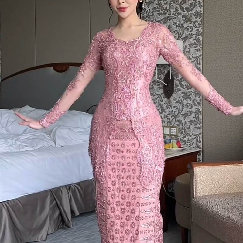 [RENT/ SEWA] Kebaya Sequin Indonesia Bead Manik Pinguin Songket Skirt ...