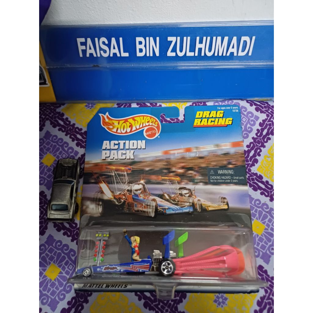 Hot Wheels Action Pack Drag Racing Diorama with Figure Drag Car ...