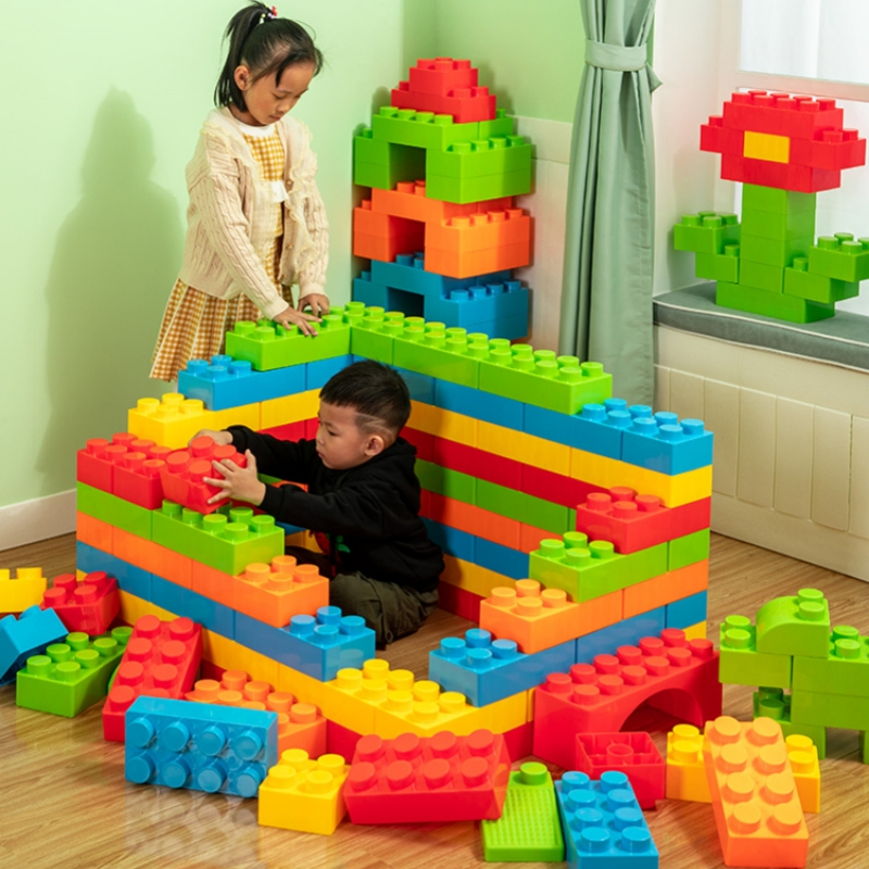 Kindergarten large block building area corner construction, size class ...