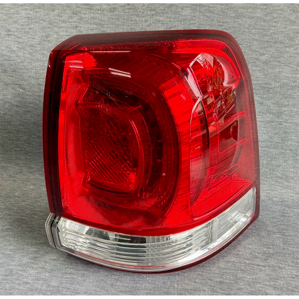 Toyota LandCruiser J200 Koito Genuine Tail Lamp (RH-Used) | Shopee Malaysia