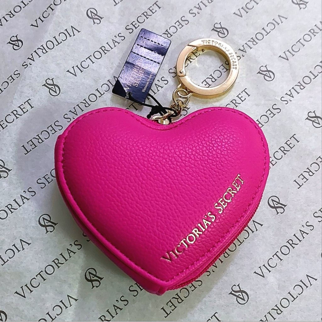 𝗚𝗘𝗡𝗨𝗜𝗡𝗘 𝗕𝗢𝗨𝗧𝗜𝗤𝗨𝗘 𝗩𝗜𝗖𝗧𝗢𝗥𝗜𝗔'𝗦 𝗦𝗘𝗖𝗥𝗘𝗧 𝗞𝗟 PINK HEART COIN KEYCHAIN SMALL ...