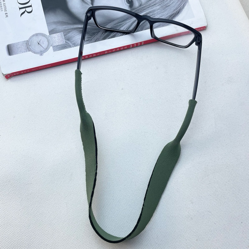 Elastic glasses band clearance