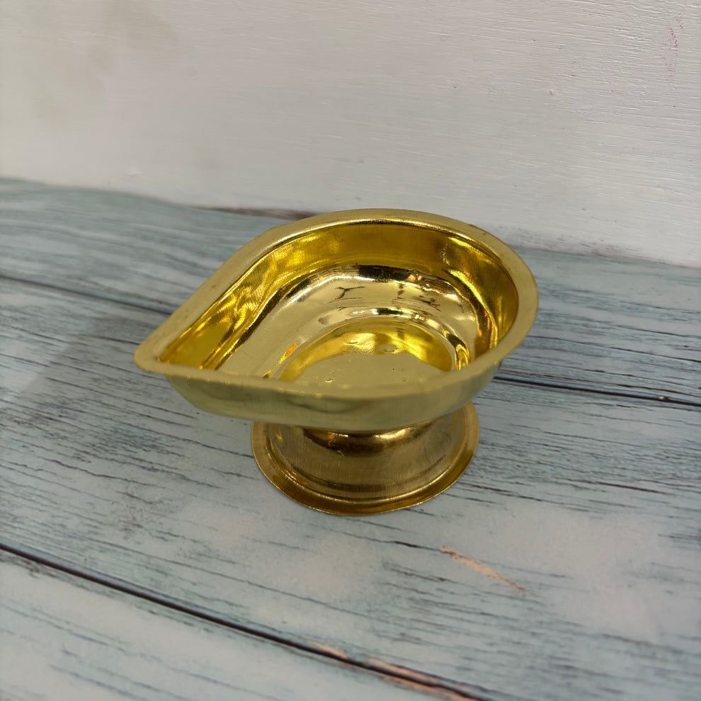 Agal vilakku /diya / Pair of Brass weightless Agal Vilakku or Diya with ...