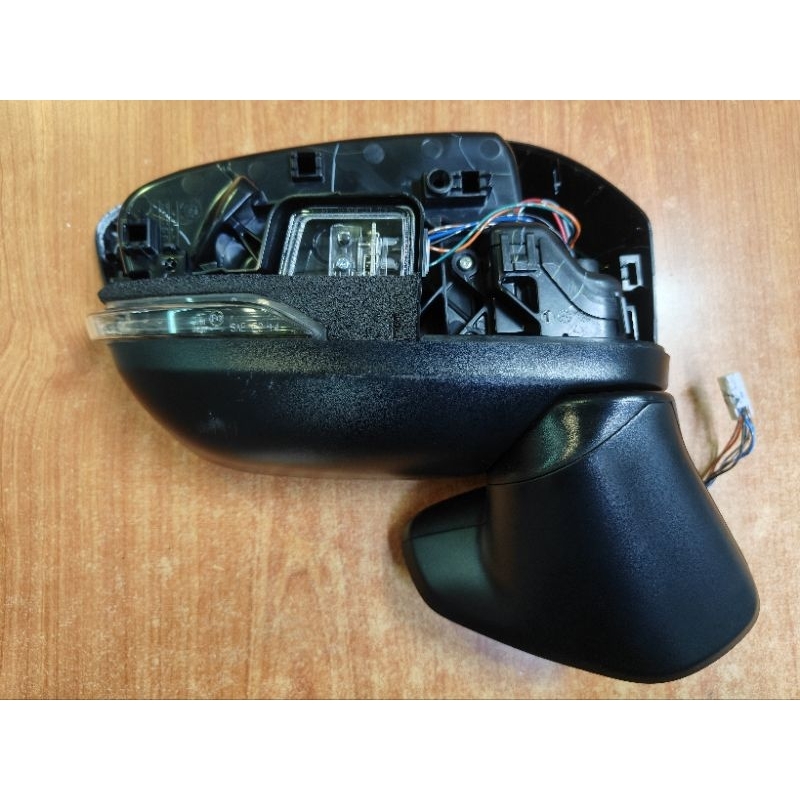 Mitsubishi Xpander side mirror Rh (7 pin) | Shopee Malaysia