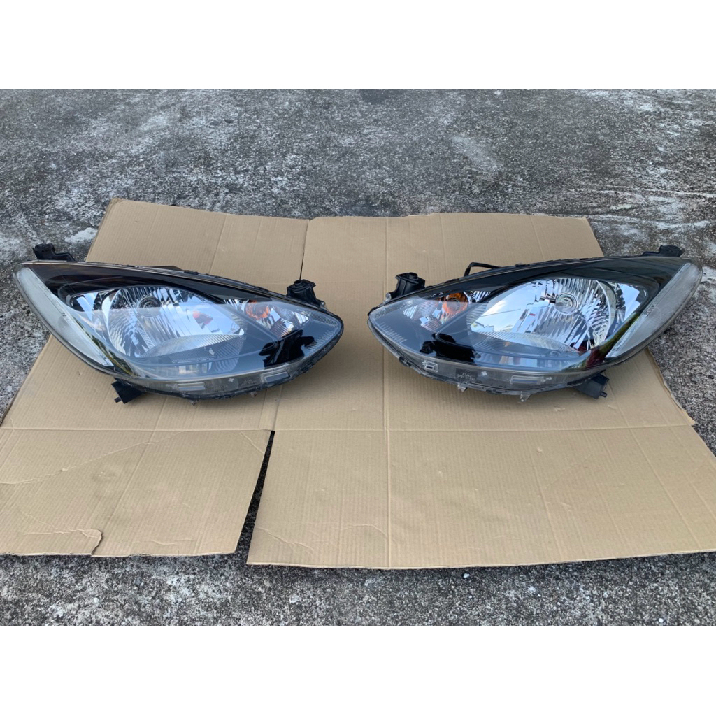 mazda-2-demio-headlamp-headlight-halogen-shopee-malaysia