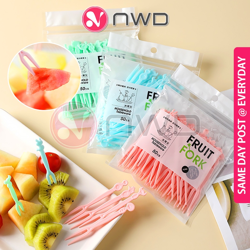 𝗛𝗬𝗚𝗜𝗘𝗡𝗜𝗖 》 50pcs Disposable Mini Plastic Fruit Snack Dessert Forks ...