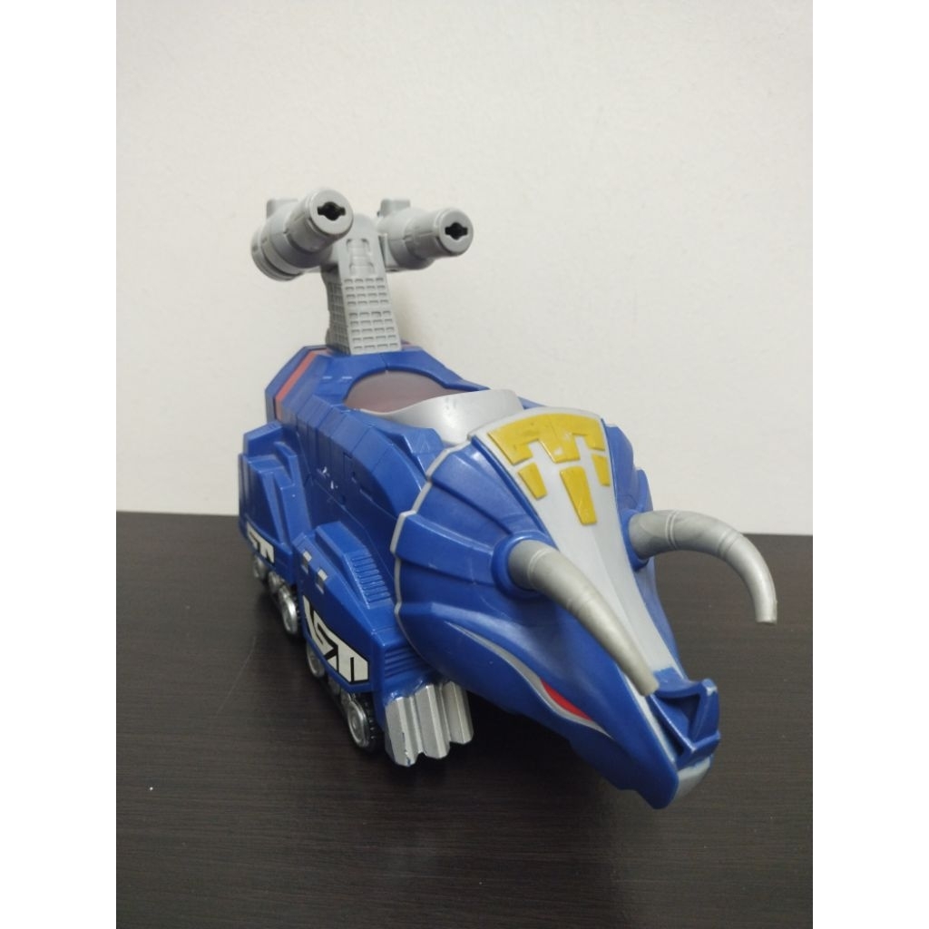 Fisher-Price Imaginext Power Rangers Blue Triceratops Ranger Zord ...