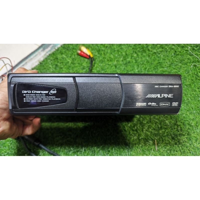 アルパイン DVDチェンジャー DHA-S690 Alpine DHA-S690 6-disc DVD changer for Alpine receivers at