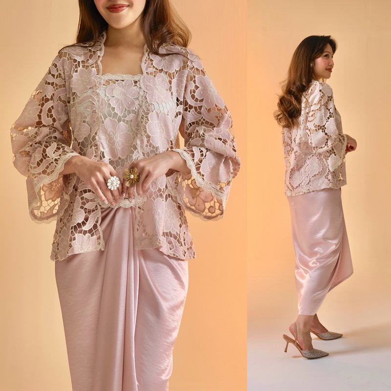 Idyllia Set Bell-sleeved Kebaya Fine Cotton Embroidery Satin