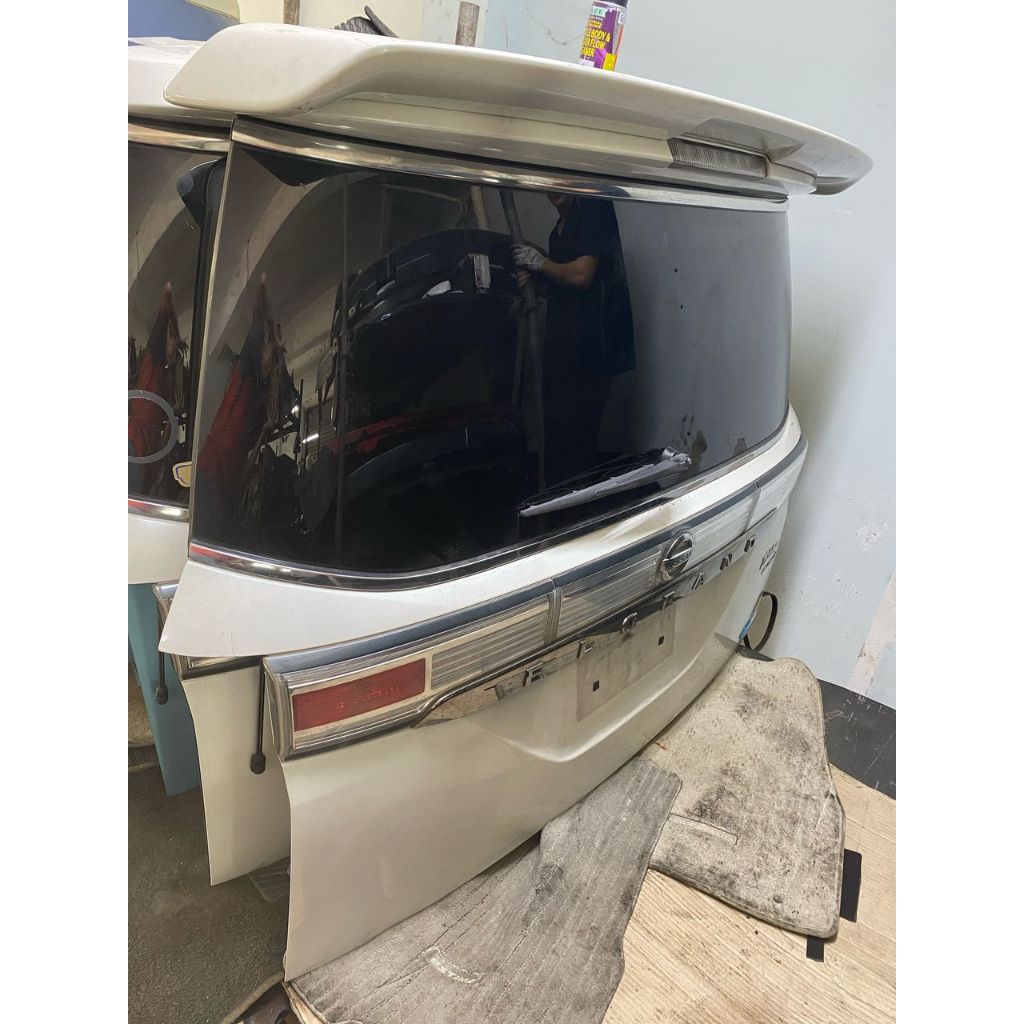 NISSAN ELGRAND REAR BONNET | Shopee Malaysia