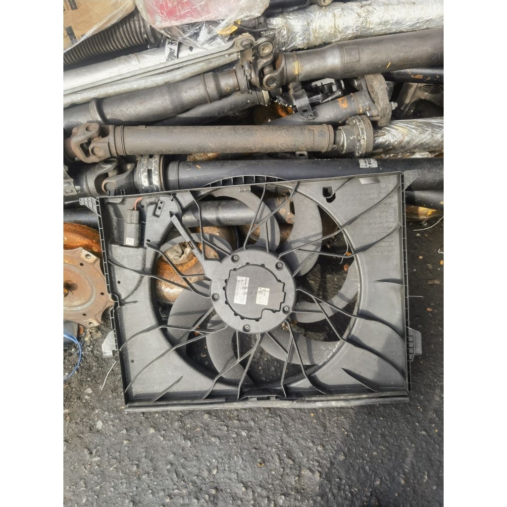 Mercedez Benz W221 Radiator Fan (Used) | Shopee Malaysia