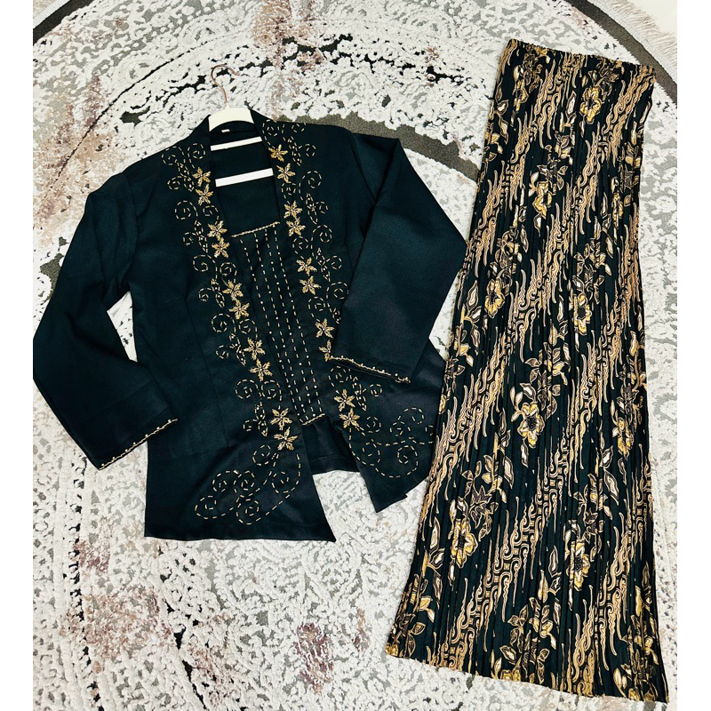 New Kebaya Klasik Labuci (XXL fit XL) | Shopee Malaysia