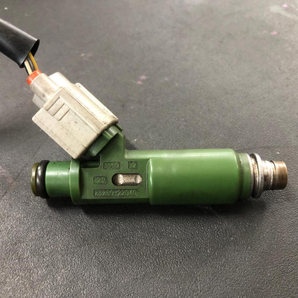TOYOTA WISH ALTIS 1.8cc 1ZZ Fuel Injector without socket 23250-22040 ...