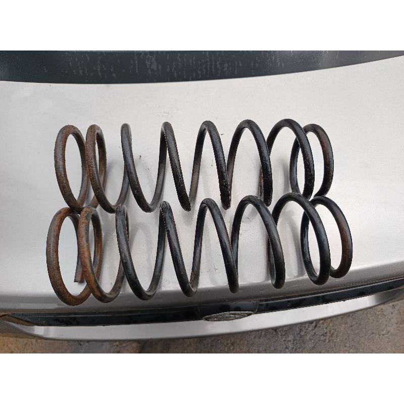 Proton Saga/Iswara Rear Spring Standard Tinggi Set Kiri n kanan Used ...