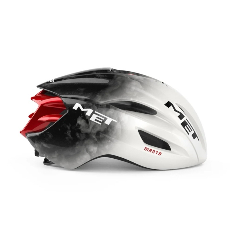Met Manta Mips Helmet - UAE Team Emirates XRG Edition 2025 In München