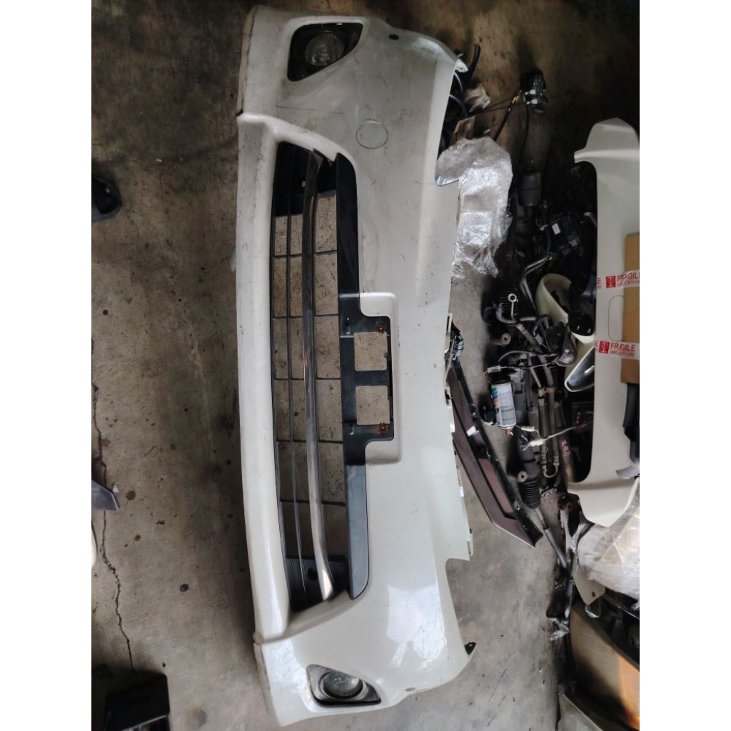 20/6/25 (defect) Toyota estima acr50 front bumper used Japan original ...