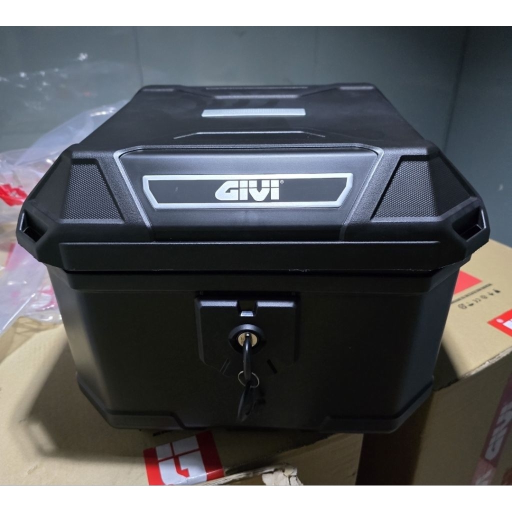 NO BASE PLATE ~ GIVI BOX U37N | Shopee Malaysia