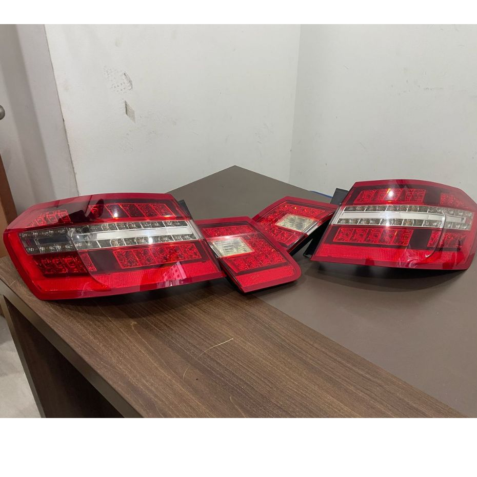 MERCEDES 212 TAIL LIGHT SET L&R (USED) | Shopee Malaysia