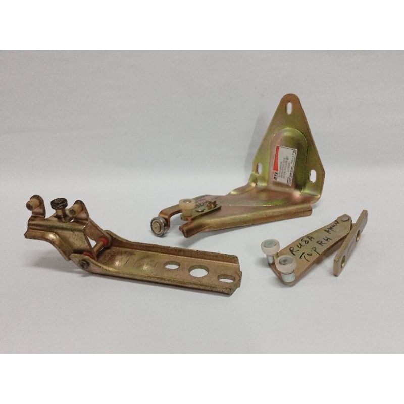 PERODUA RUSA VAN SIDE DOOR UPPER CENTER LOWER SLIDE DOOR ROLLER ...