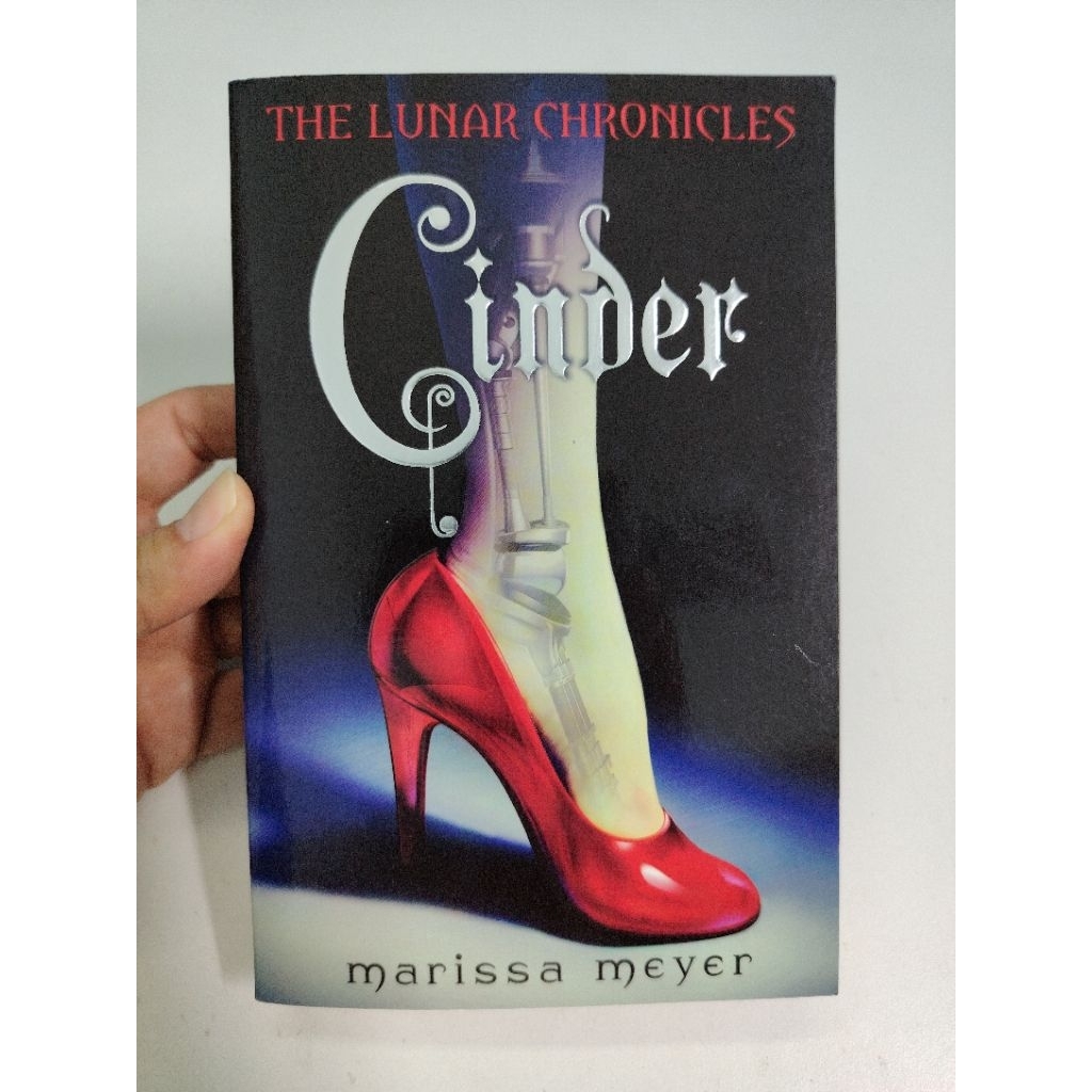 [BB] [Used] Cinder (Lunar Chronicles #1) by Marissa Meyer (YA / Fantasy ...