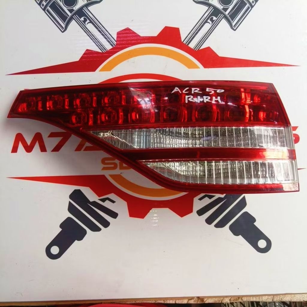 Toyota estima acr50 rear right bonnet lamp used | Shopee Malaysia