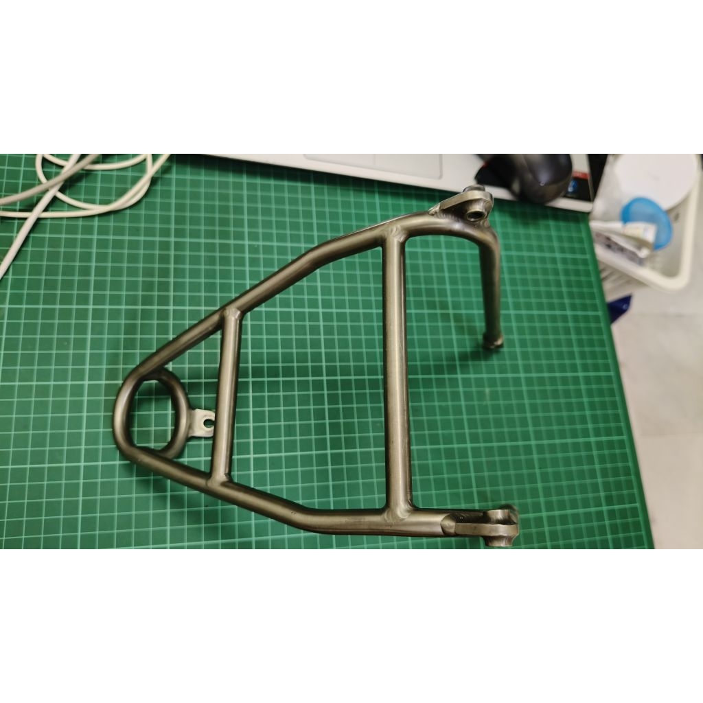 Rak basikal Titanium mini rear rack for Brompton A C line 160g | Shopee ...