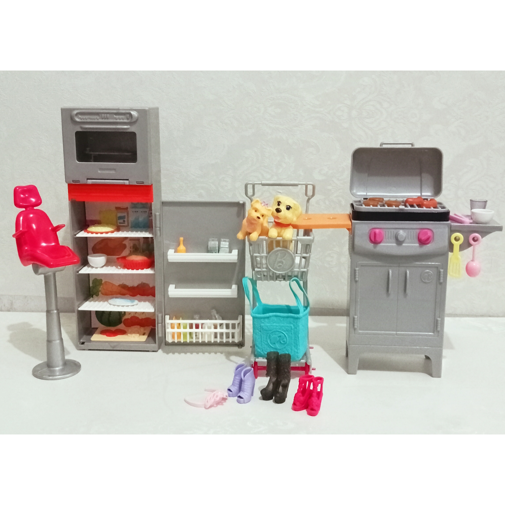 MATTEL BARBIE KITCHEN REFRIGERATOR OVEN BBQ GRILL FURNITURE AND
