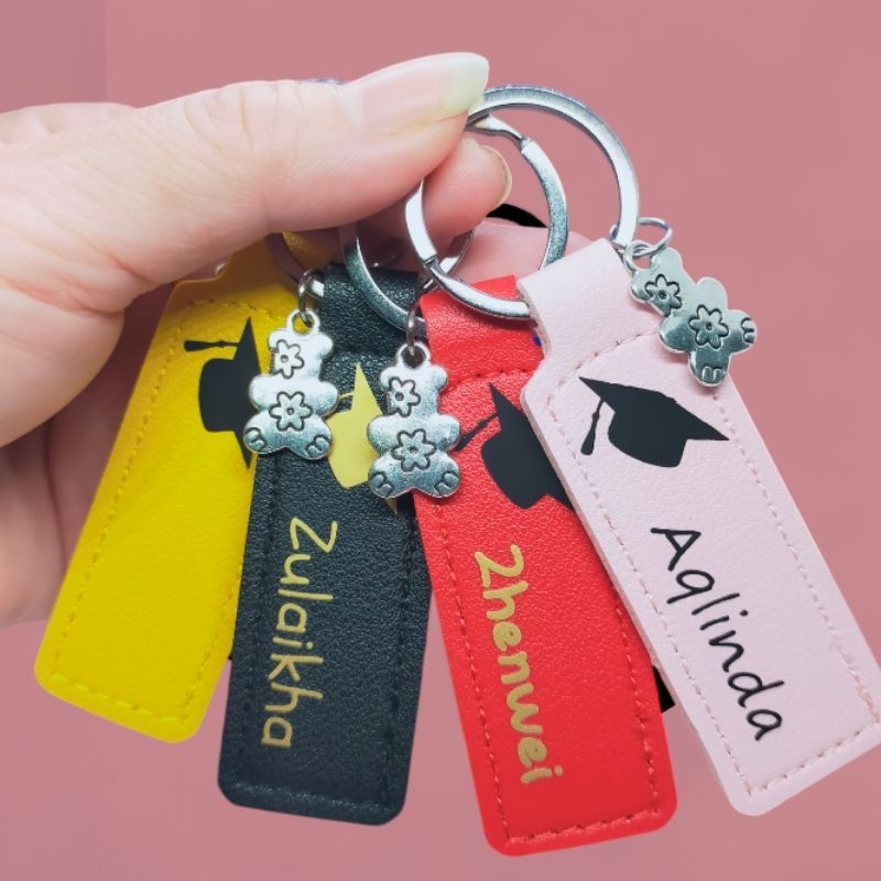 graduation cap PU keychain + your name | Shopee Malaysia