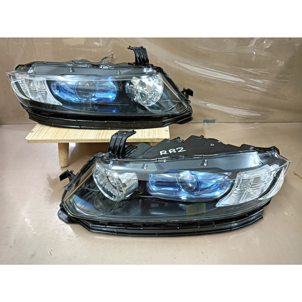 TOP ORIGINAL JAPAN Honda Odyssey RB1 RB2 2003-2008 Front XENON HID ...