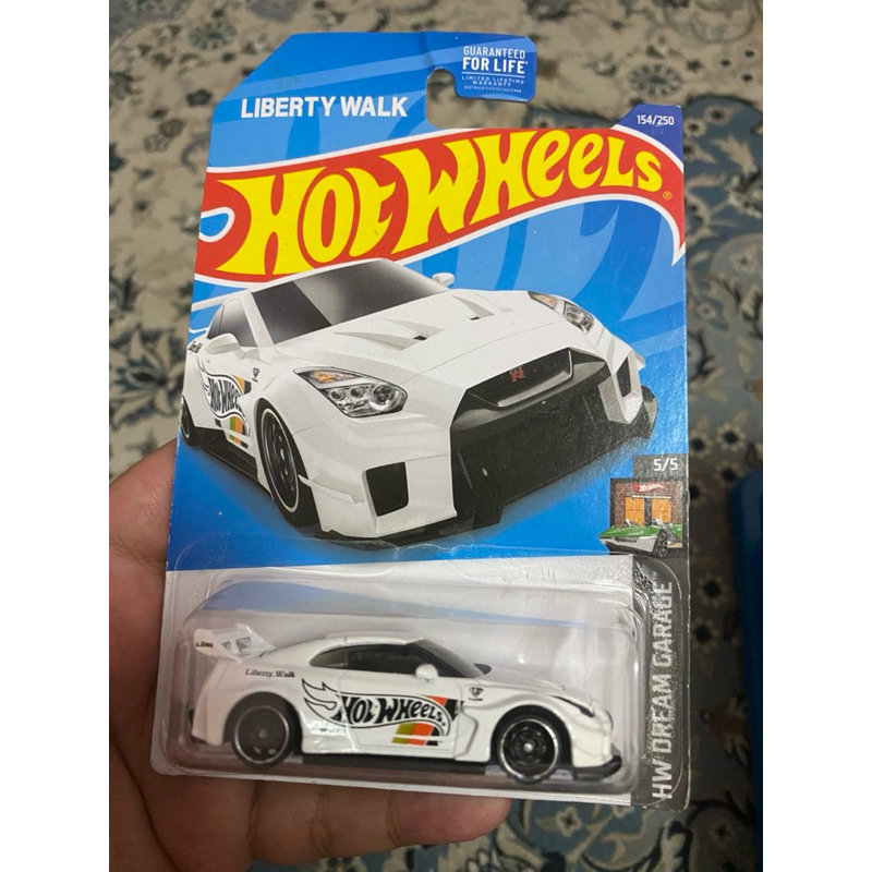 Hot Wheels Nissan Skyline R35 LBWK White (Bad Card) | Shopee Malaysia