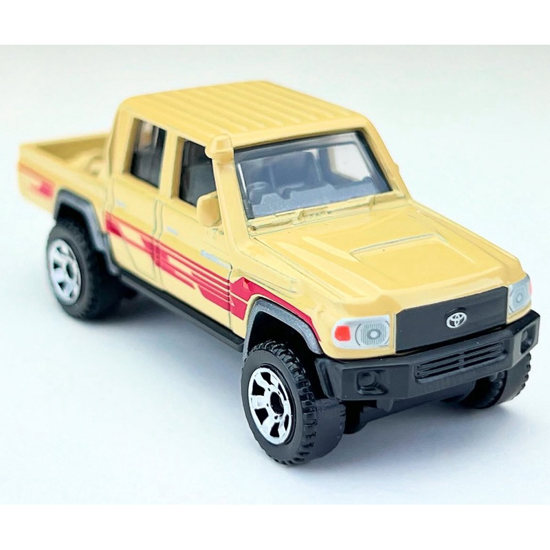 Matchbox 1/64 - Toyota Landcruiser 78 (2017) Beige - Mainline 2025 #109/125 - Neuf