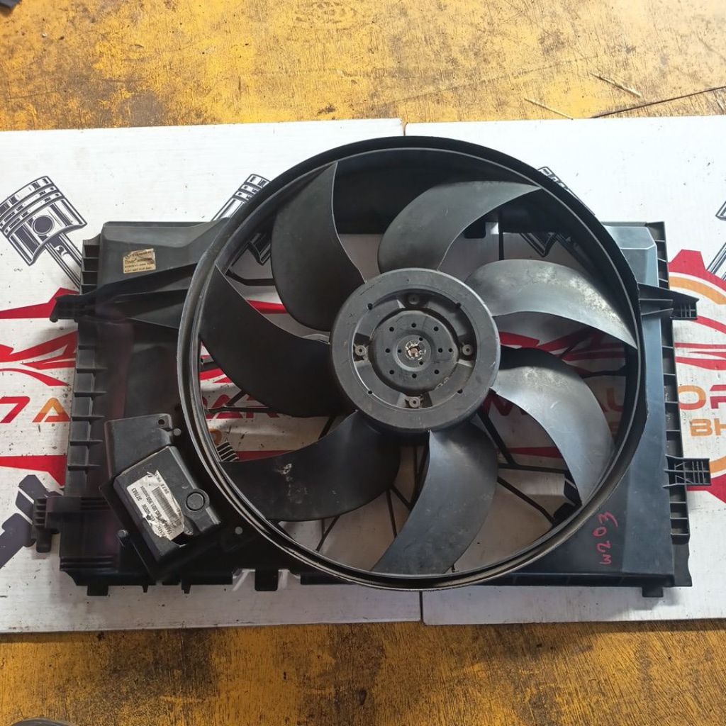 Mercedes Benz C-Class W203 radiator fan set used (4Pin) | Shopee Malaysia