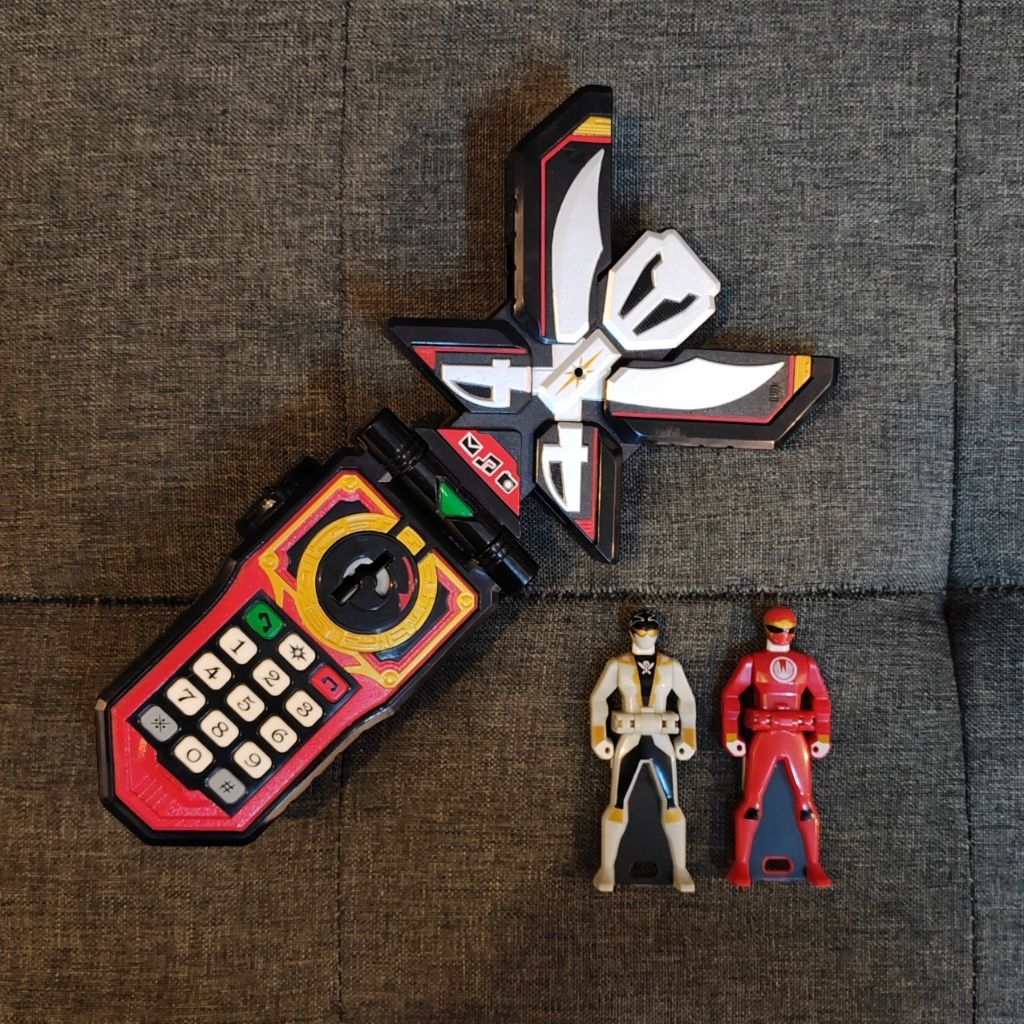 USED BANDAI DX Gokai Mobirates Phone Changer + 2x Sentai Key Keys ...