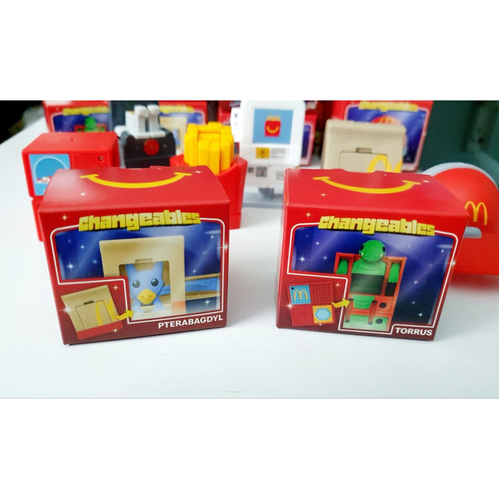 McDonalds McD Happy Meal Toys 2026: Changeables Robot - Pterabagdyl ...
