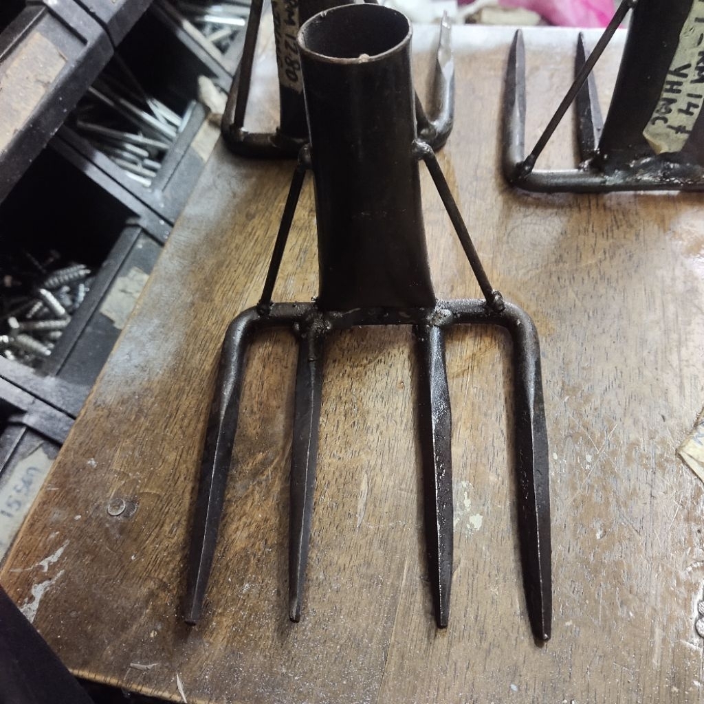 Cakar Besi Heavy Duty (4 teeth) / Heavy Duty Steel Garden Rake | Shopee ...