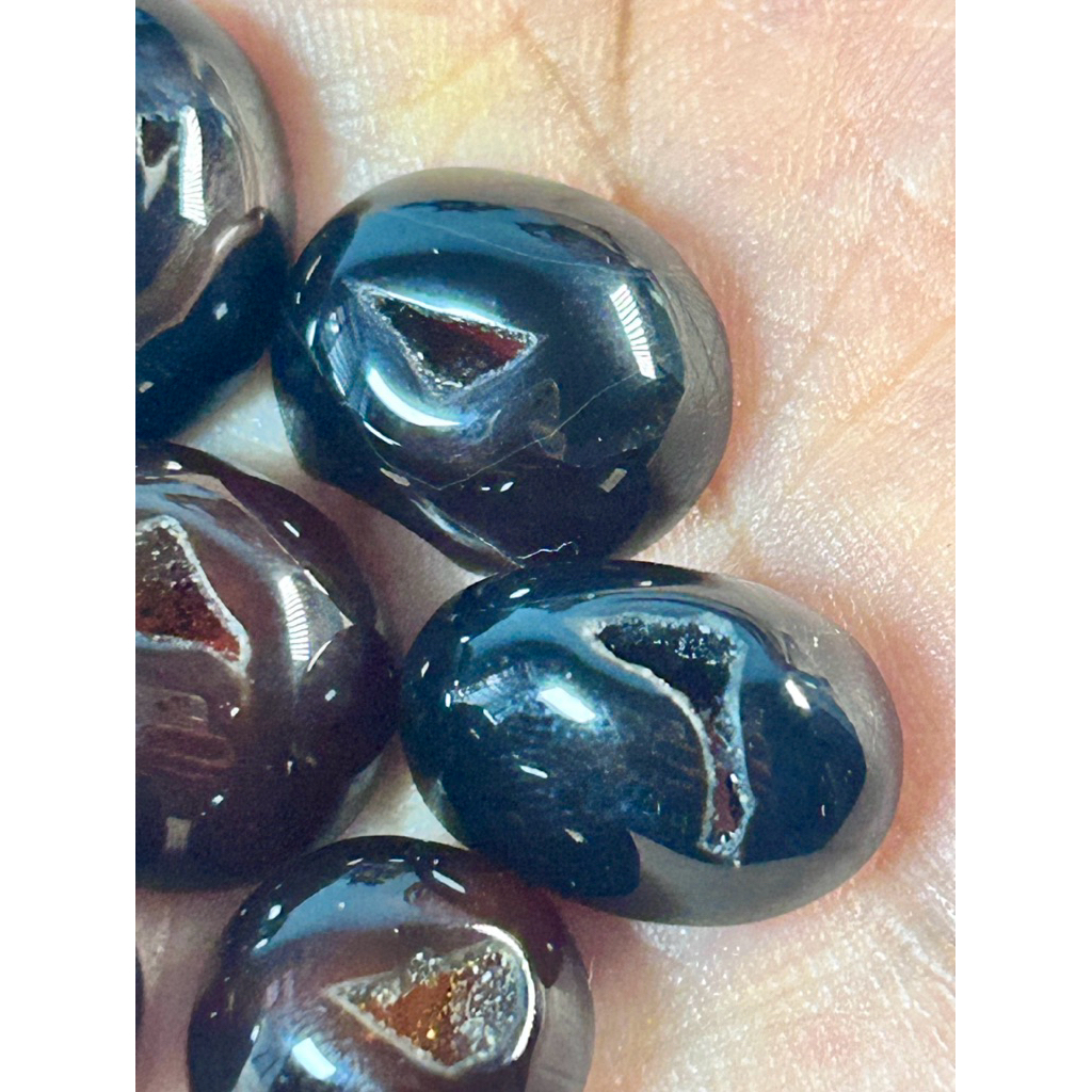 Akik Sulaiman Combong Bekristal Kecil Polished Tembus Cahaya | Shopee ...