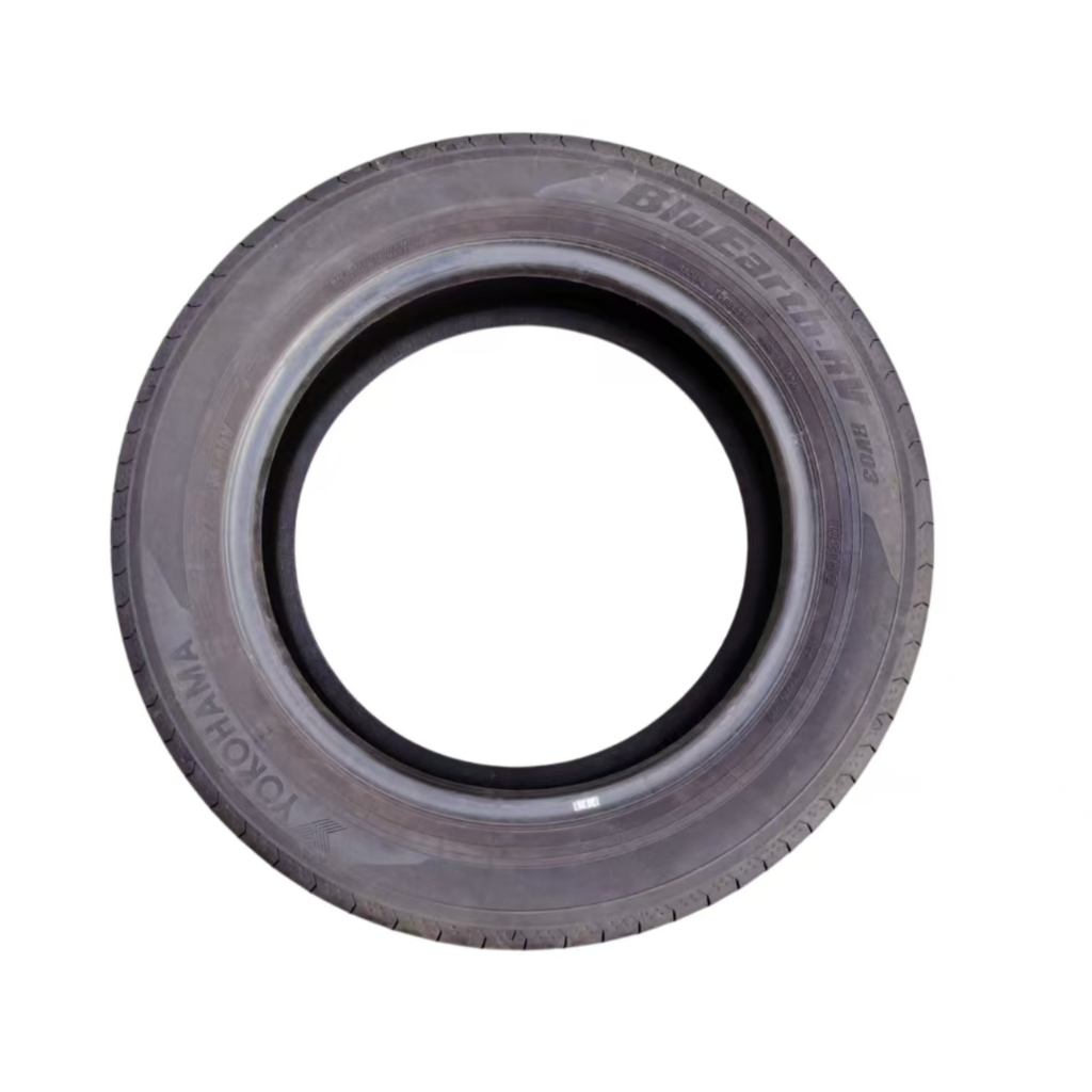 195/60 R16 YOKOHAMA BLUEARTH-RV RV03 Tyre / Tayar / Tire 195/60