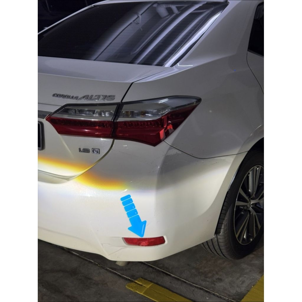 ORIGINAL TOYOTA ALTIS ZRE172 REAR BUMPER REFLETOR RH/LH | Shopee Malaysia