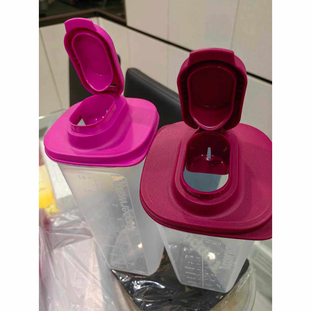 Tupperware Fridge Bottle 2L Botol Air Tumbler Eco Bottle Fridge Botol ...
