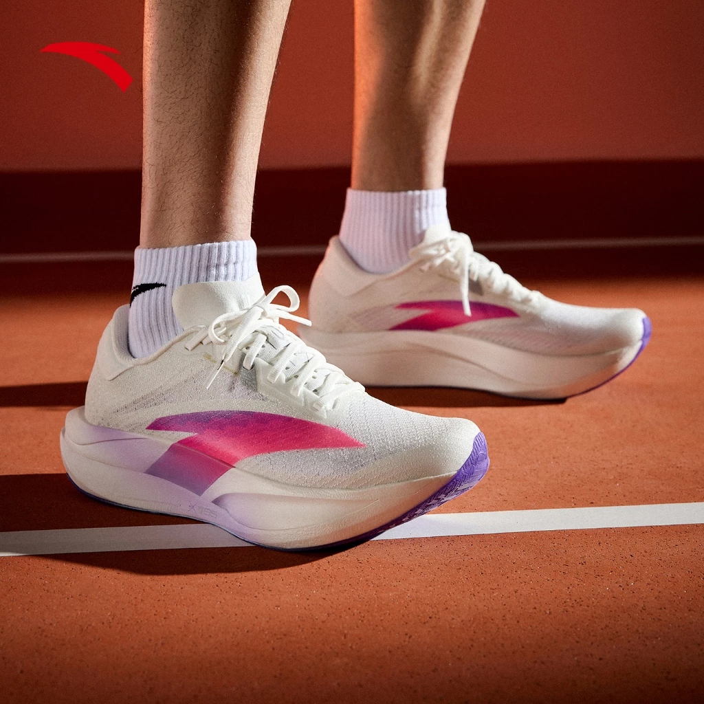 Kasut Larian China Semakin Hebat, Mampukah Cabar Dominasi Jenama Gergasi?